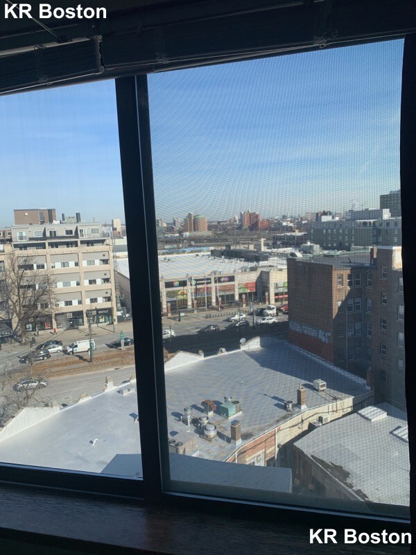 3 bed, 2 bath apartment for rent at 1110 Commonwealth Ave Unit 714, Allston — photo 35 of 53