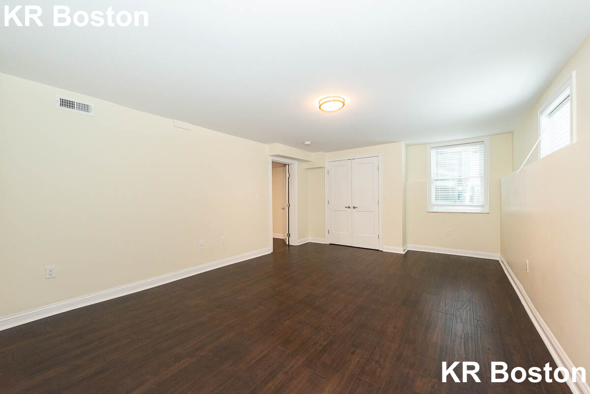 10 Marion St, Medford