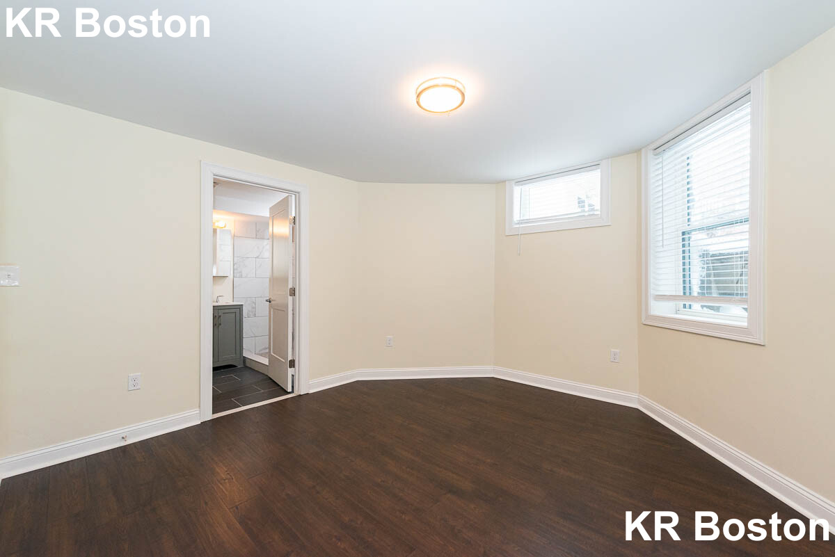 10 Marion St, Medford