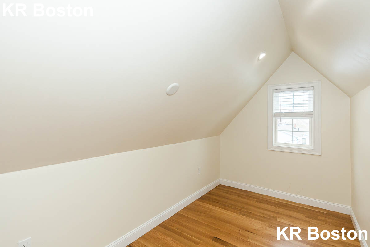 51 Fulton St, Medford