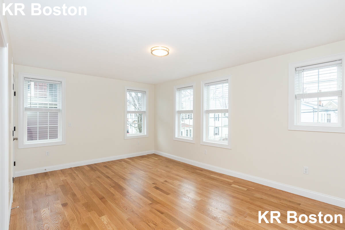 51 Fulton St, Medford