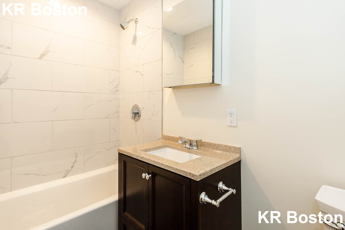 51 Fulton St, Medford