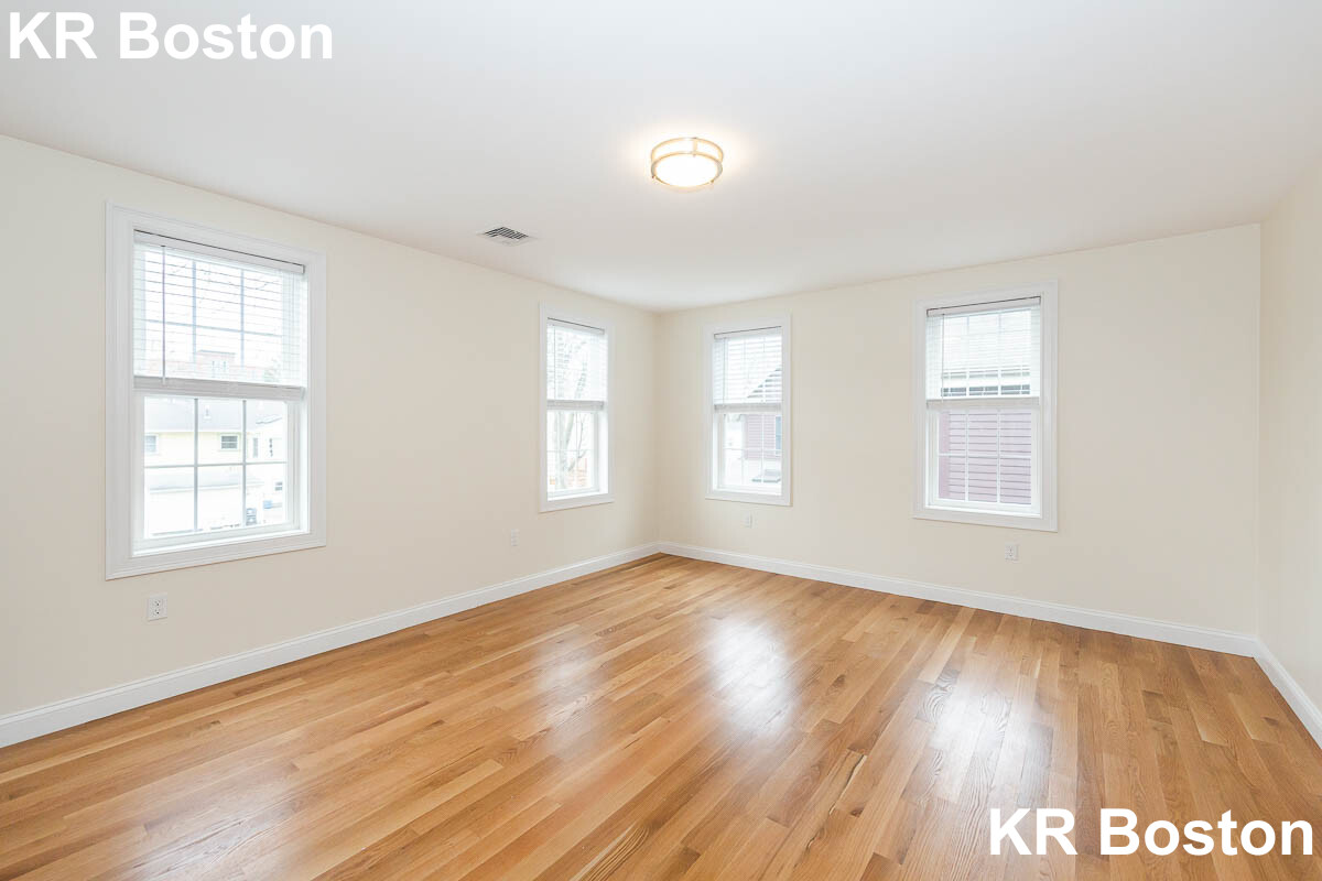 51 Fulton St, Medford