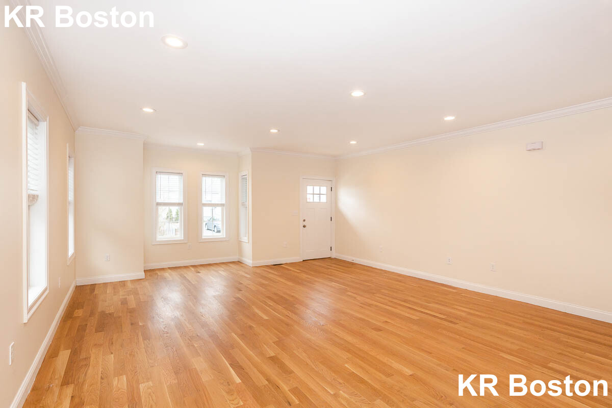 51 Fulton St, Medford