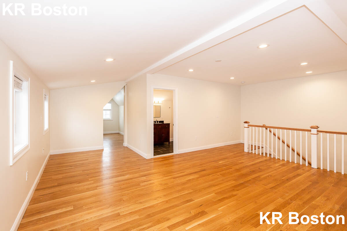 51 Fulton St, Medford