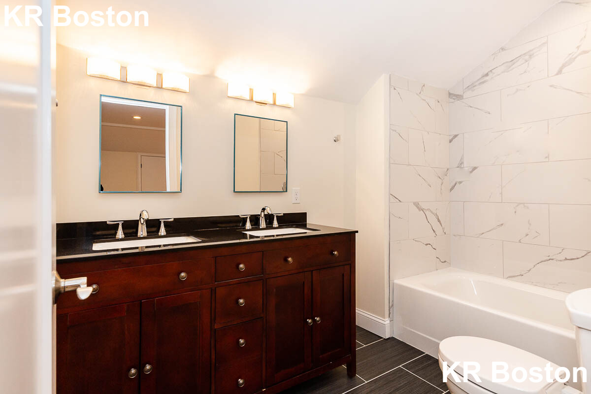 51 Fulton St, Medford