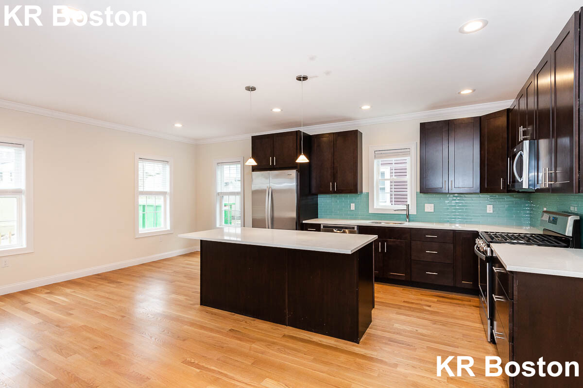 51 Fulton St, Medford