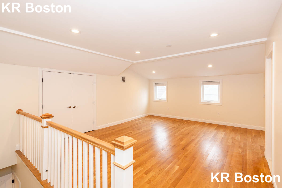 51 Fulton St, Medford