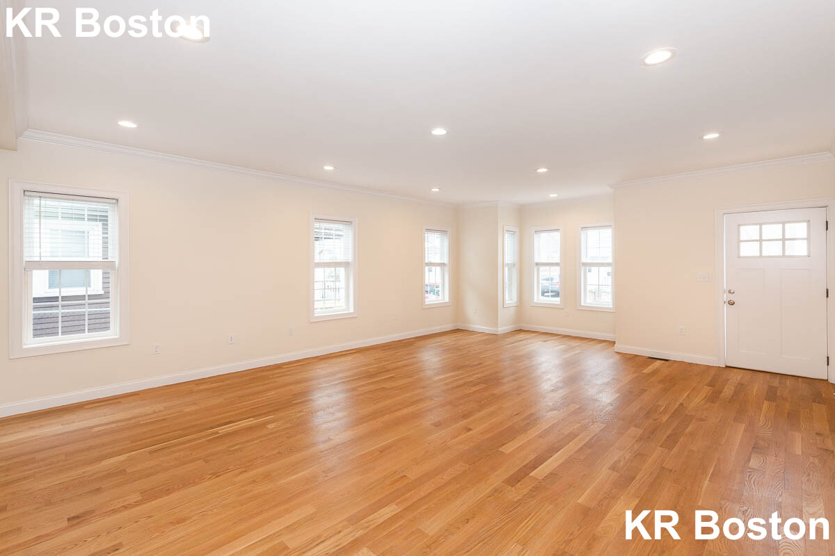 51 Fulton St, Medford