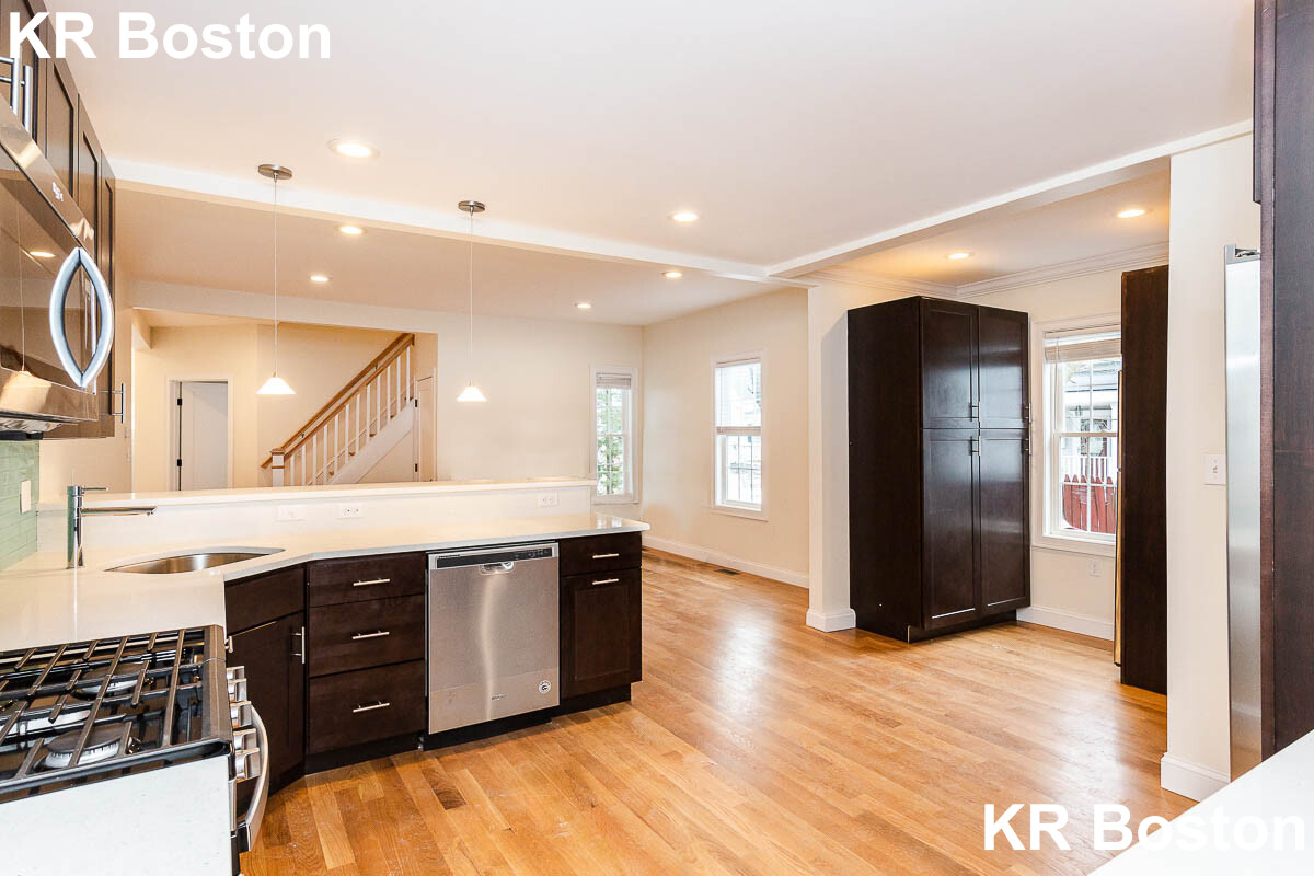 51 Fulton St, Medford