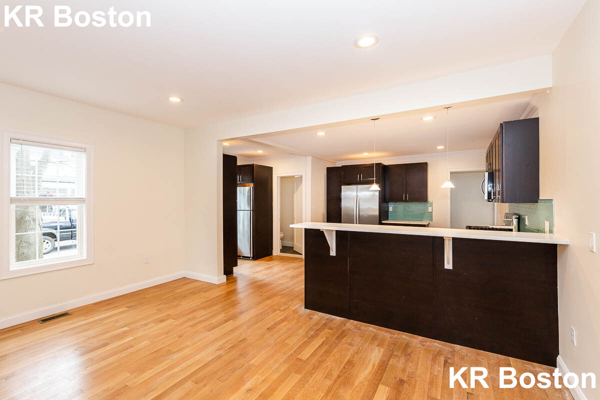 51 Fulton St, Medford