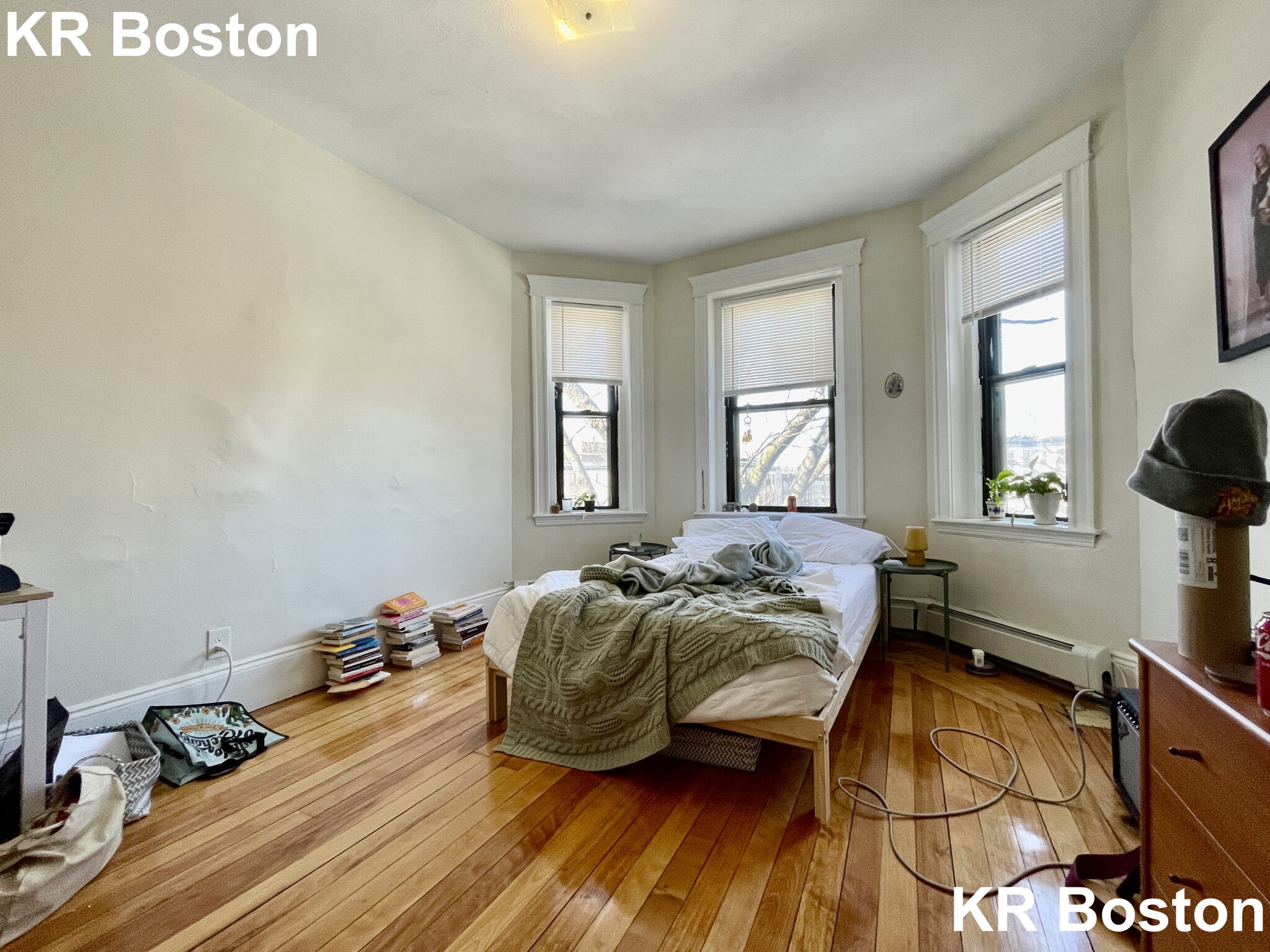 1422 Commonwealth Ave, Brighton