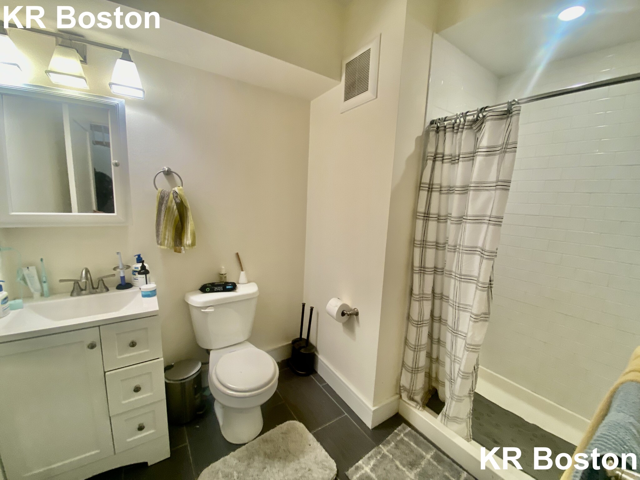 877 Beacon St, Fenway