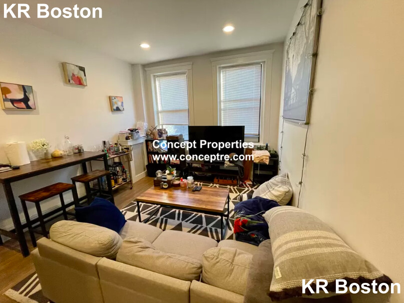 19 Peterborough St, Fenway