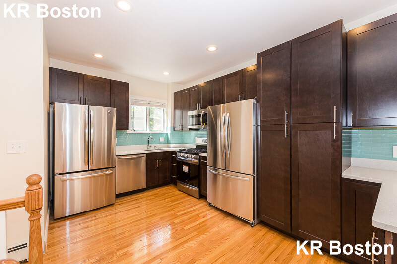 126 Monument St, Medford