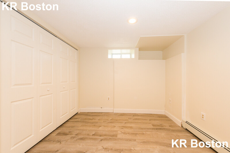 126 Monument St, Medford