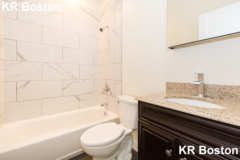 126 Monument St, Medford