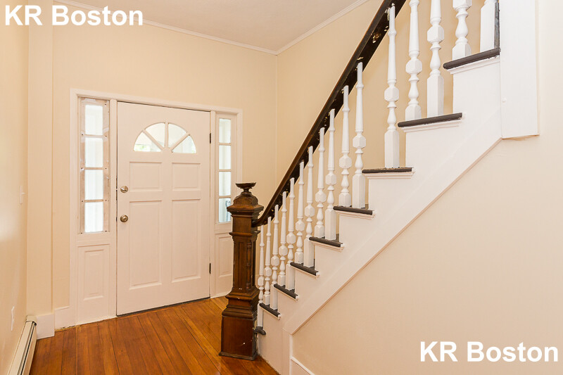 126 Monument St, Medford