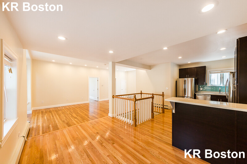 126 Monument St, Medford