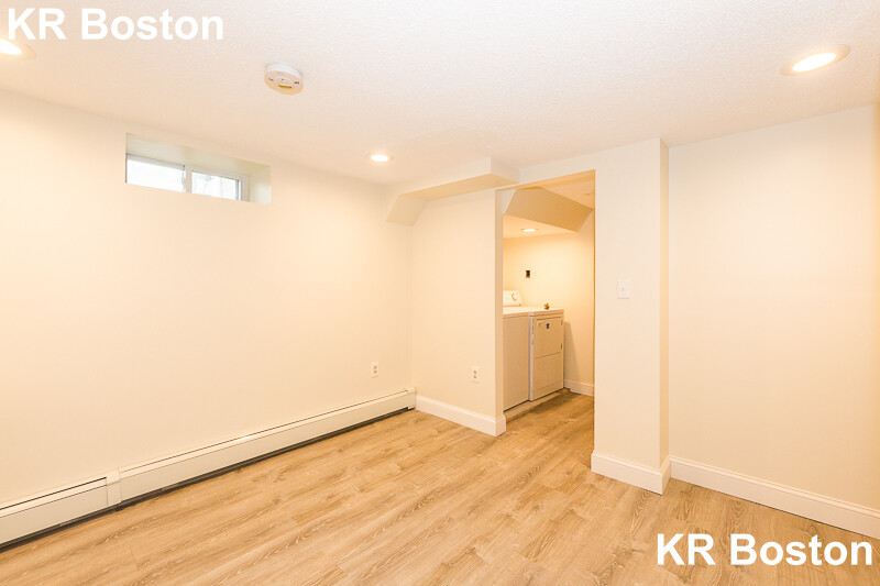 126 Monument St, Medford