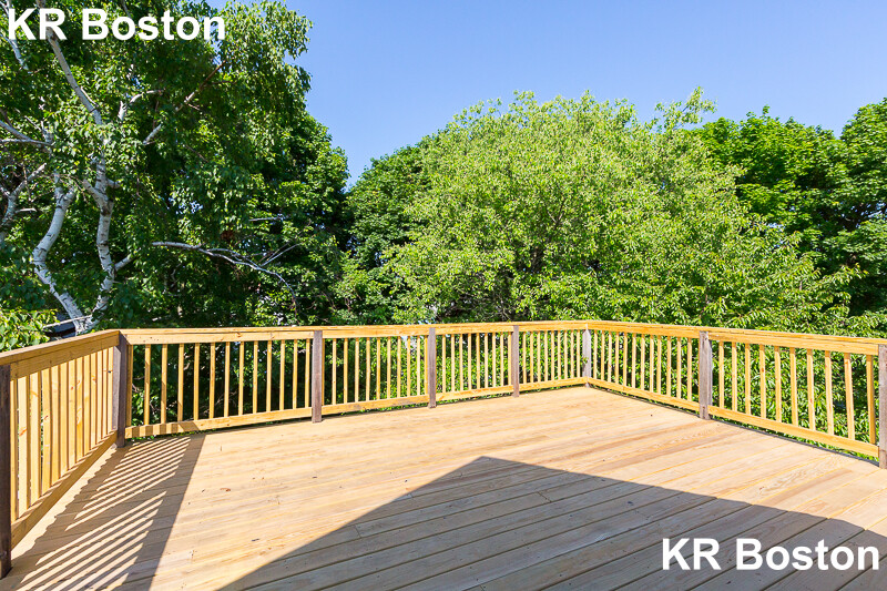 126 Monument St, Medford