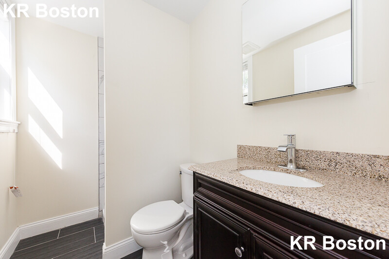 126 Monument St, Medford