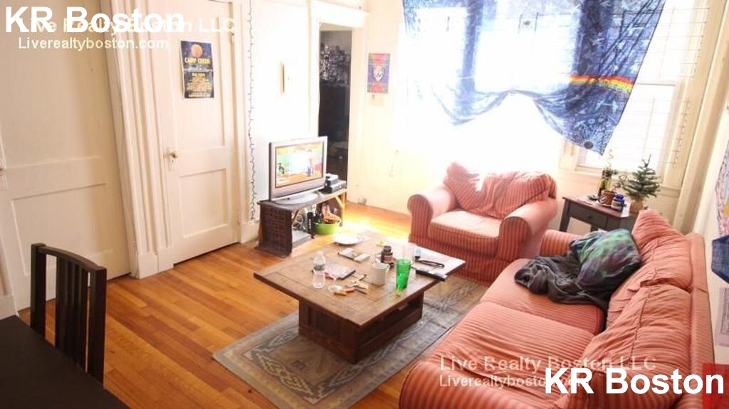 1634 Commonwealth Ave, Brighton