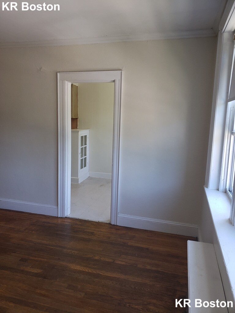 2045 Commonwealth Ave, Brighton