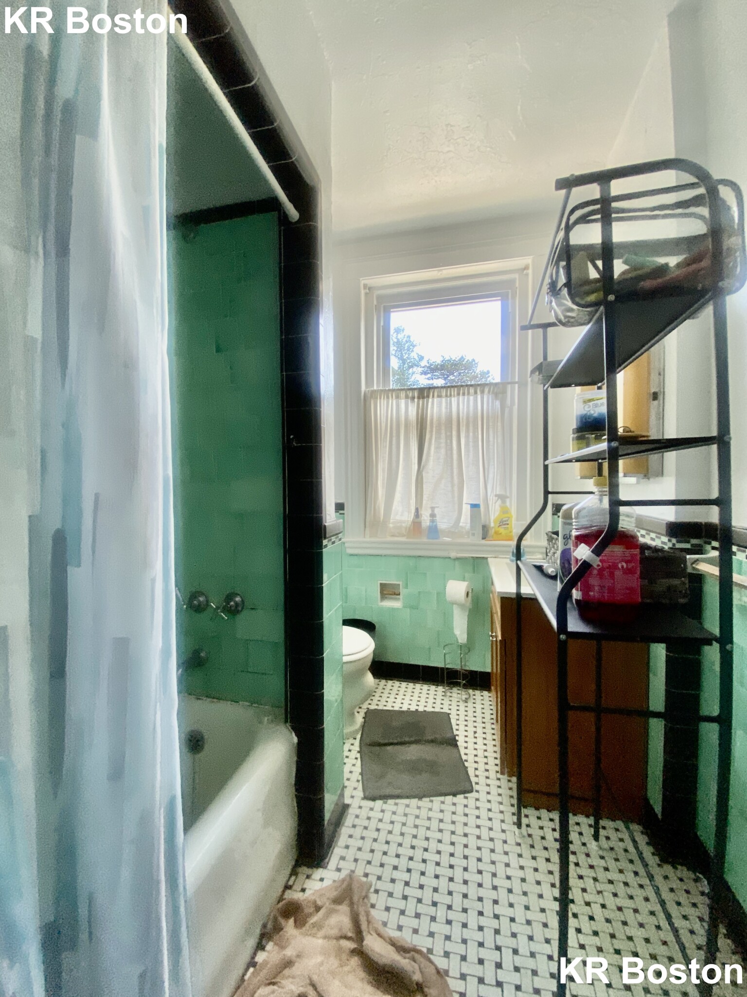 2045 Commonwealth Ave, Brighton