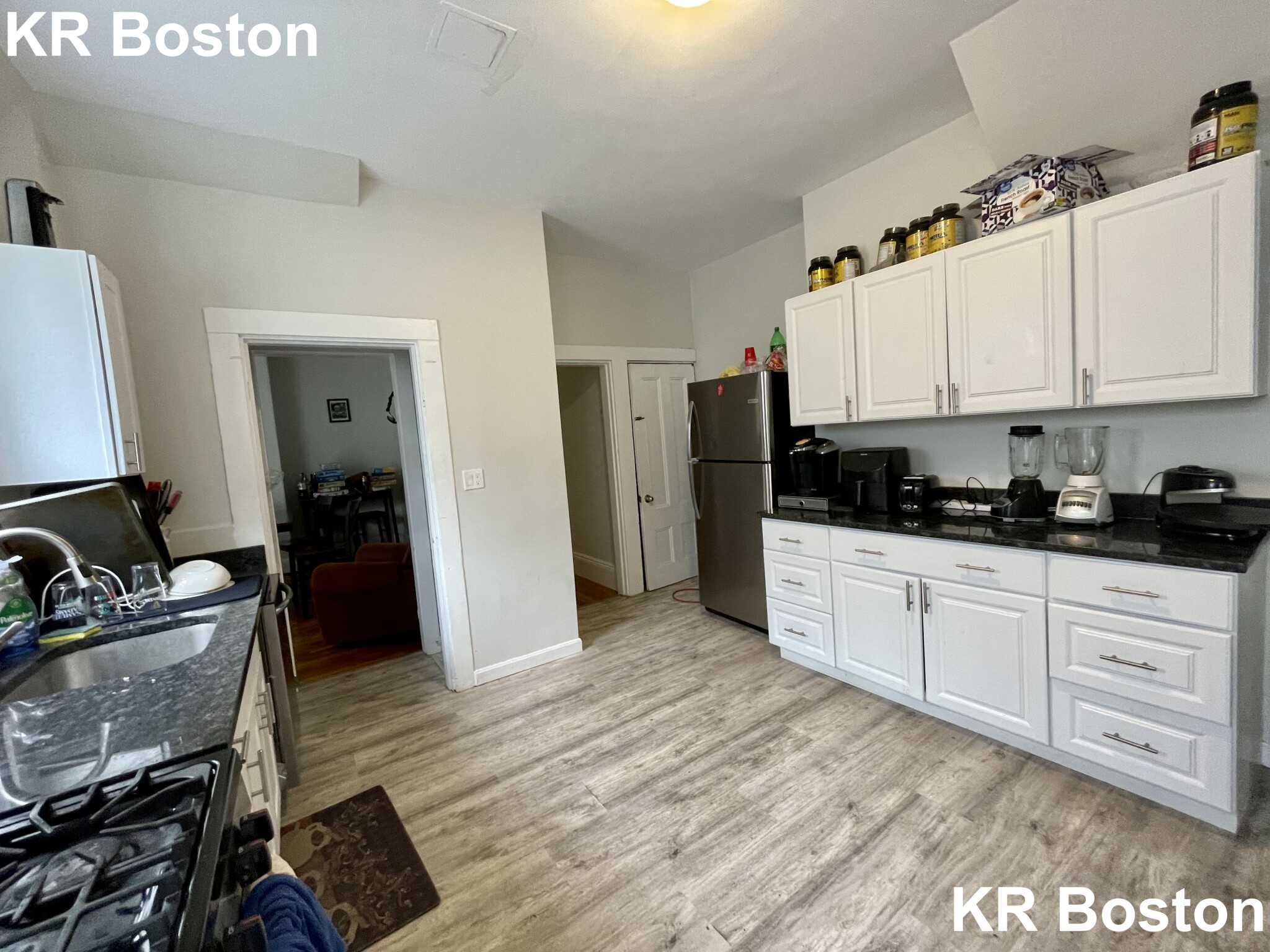 12 Saunders St, Allston