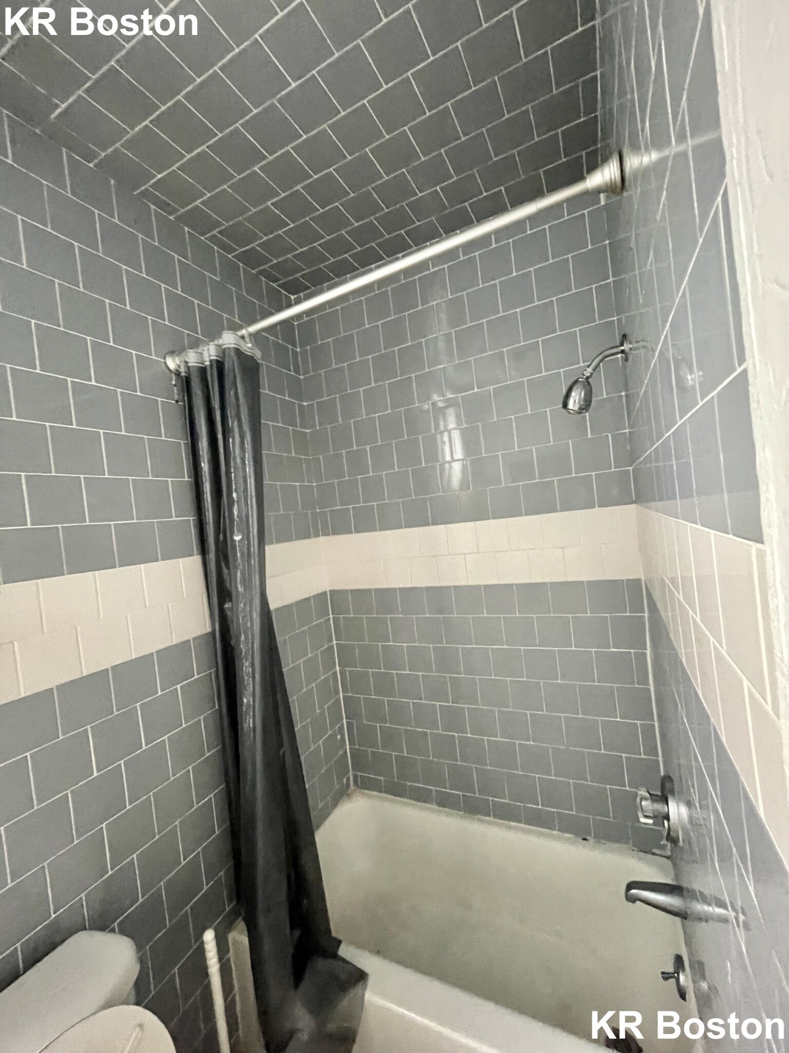 12 Saunders St, Allston