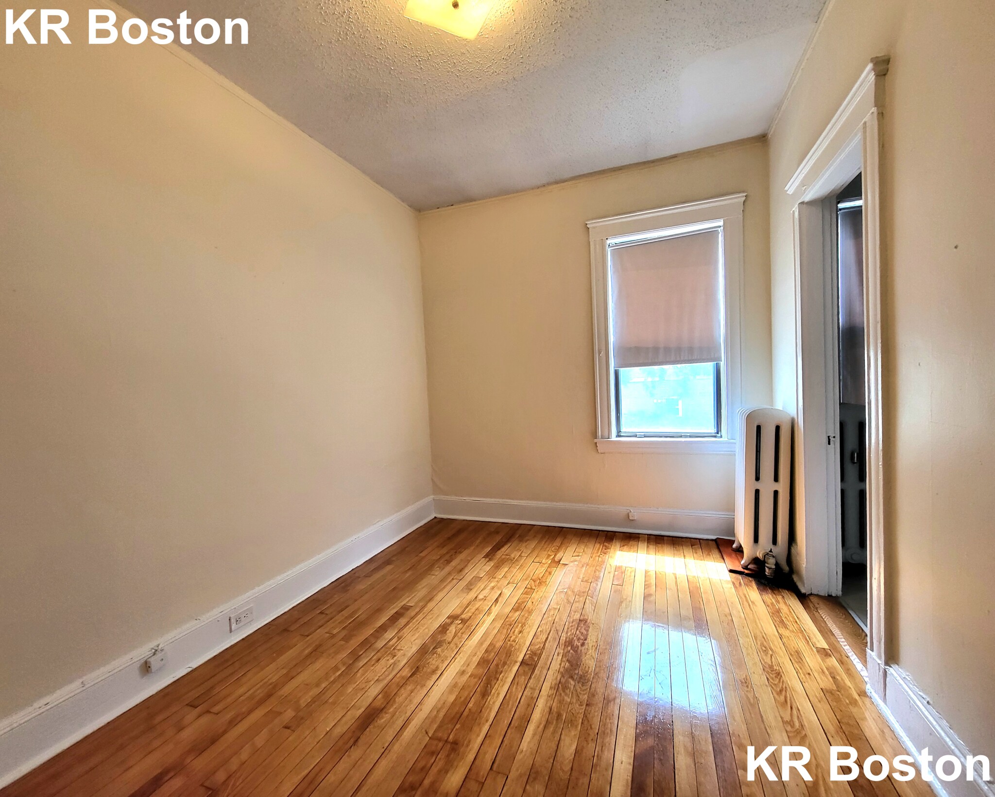 24 Hamilton Rd, West End