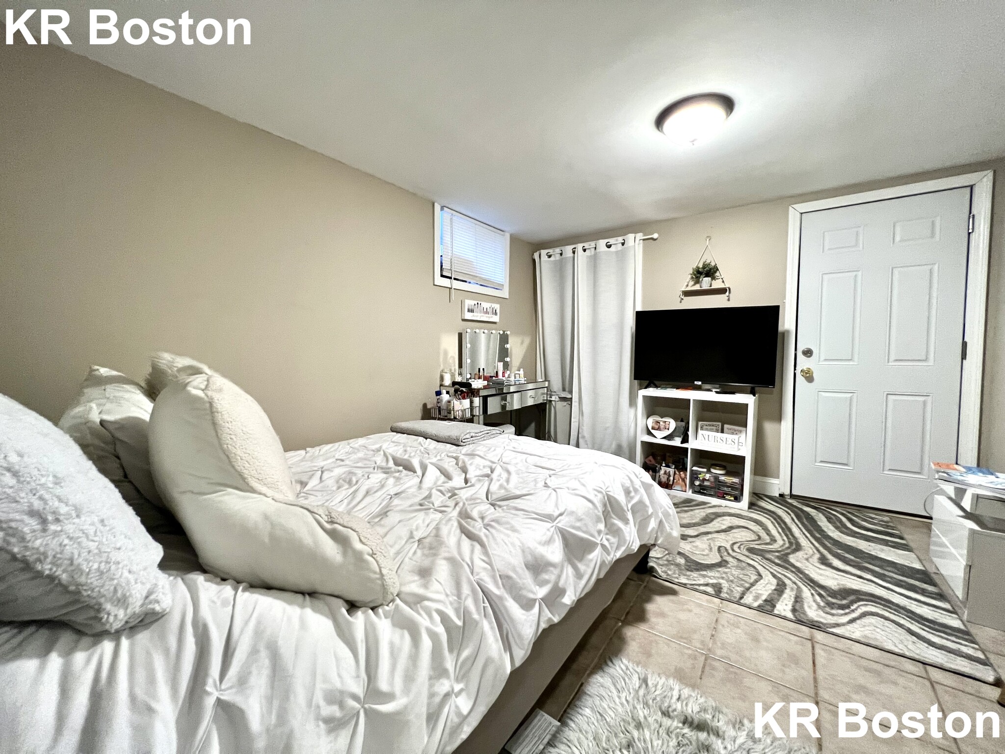 8 Sunset St, Mission Hill