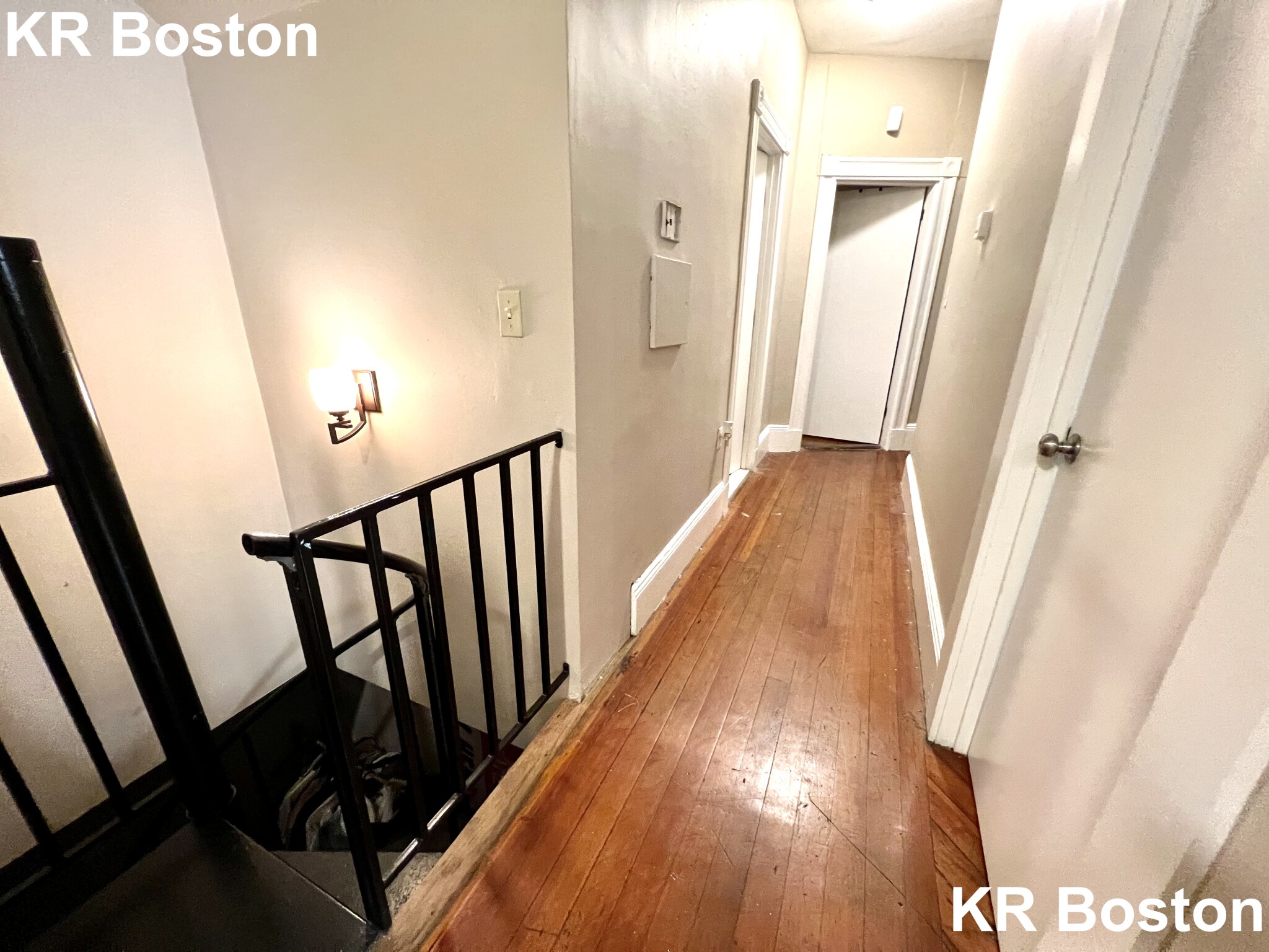 8 Sunset St, Mission Hill