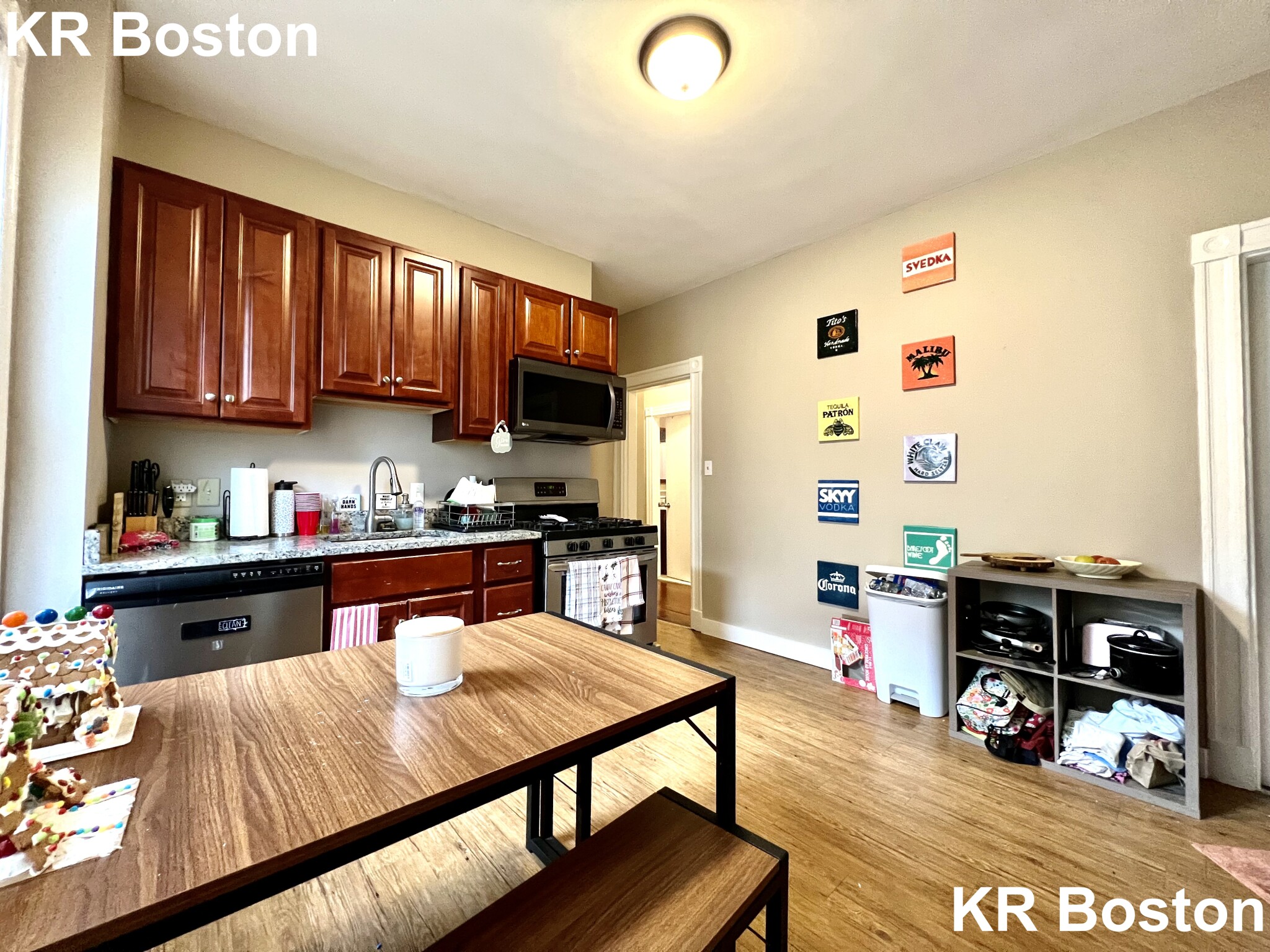 8 Sunset St, Mission Hill