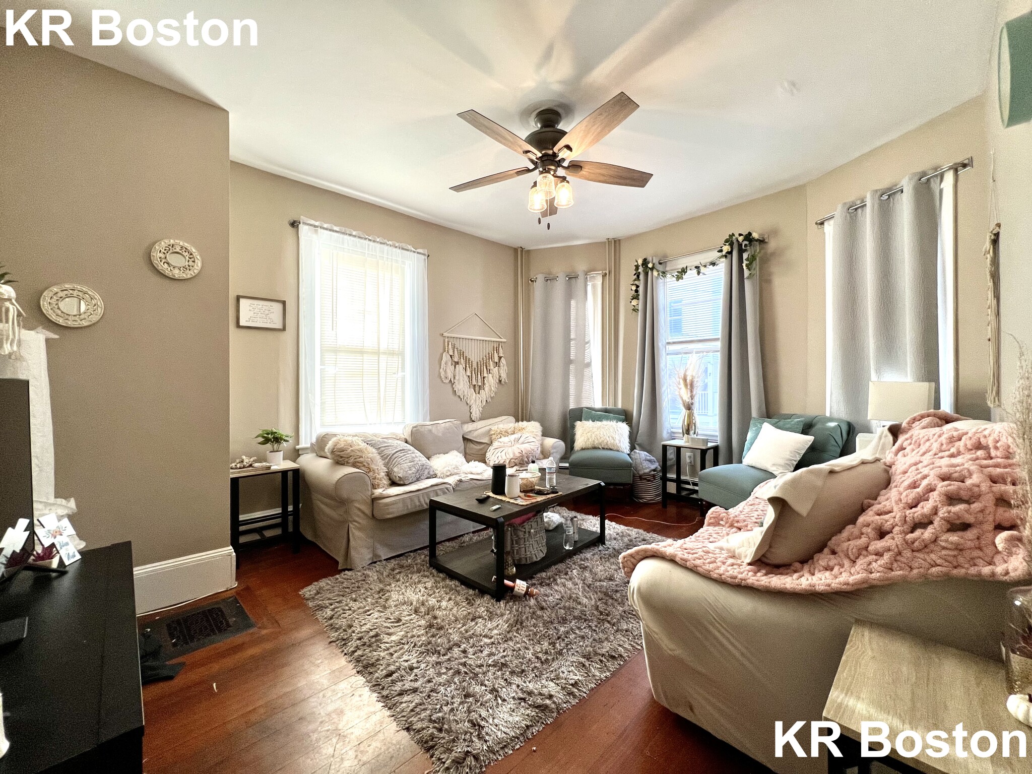 8 Sunset St, Mission Hill