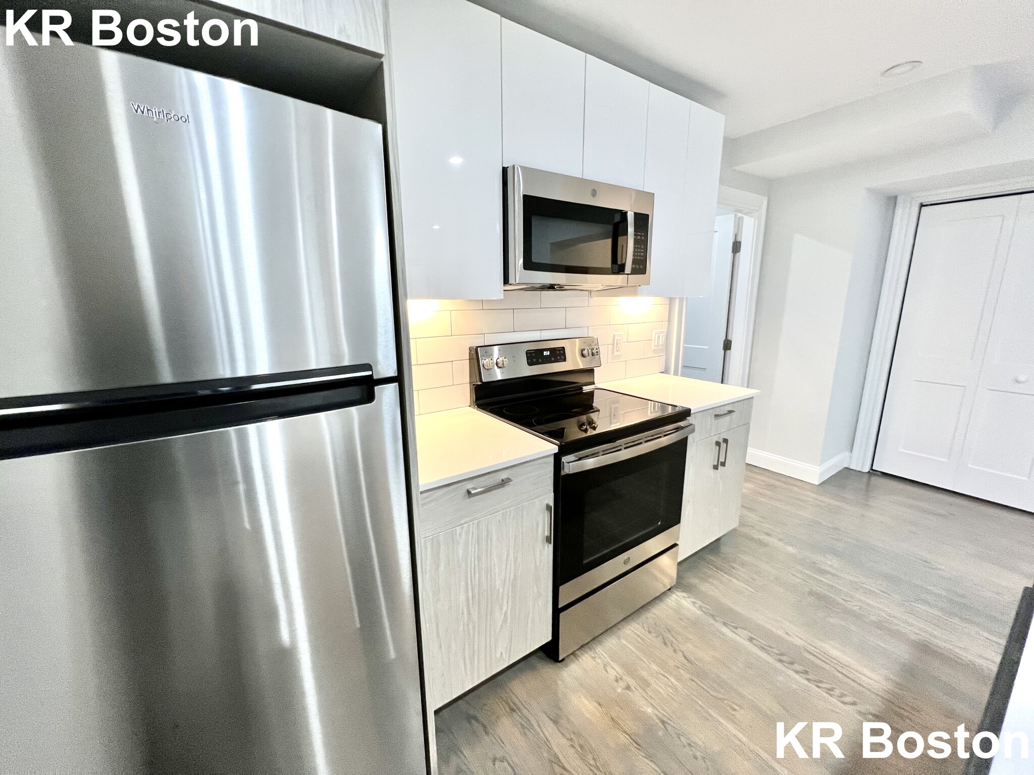 320 Hammond Pond Pkwy, Chestnut Hill