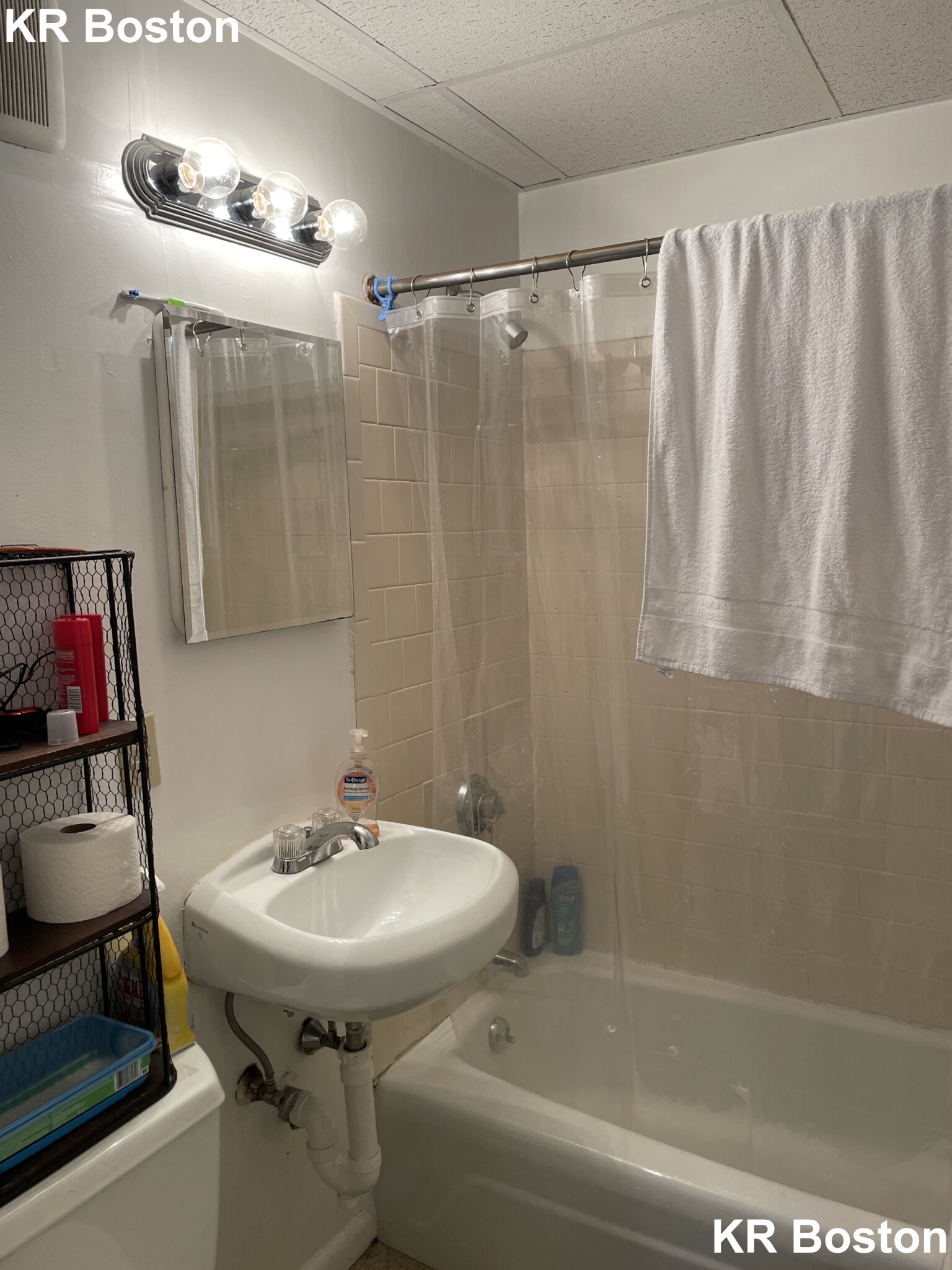 1077 Beacon St, Longwood