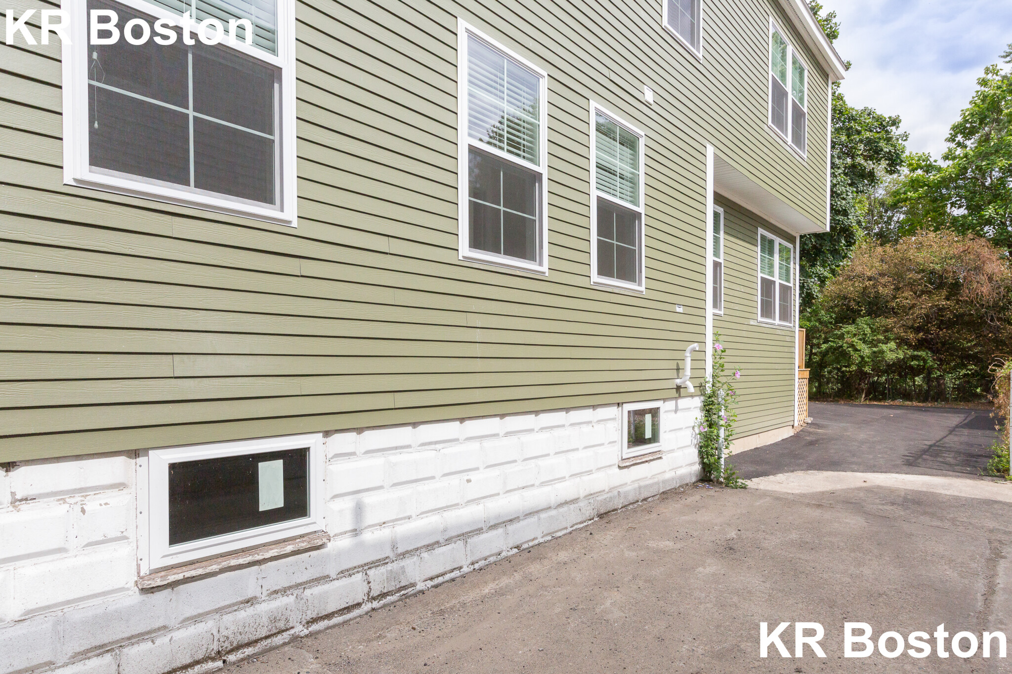 217 Arlington St, Medford