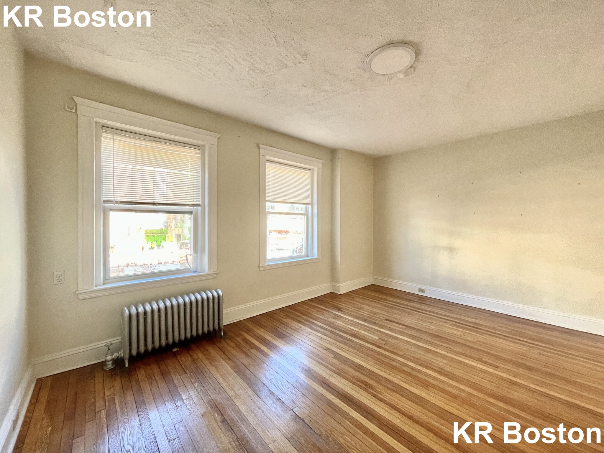 726 Washington St, Washington Square