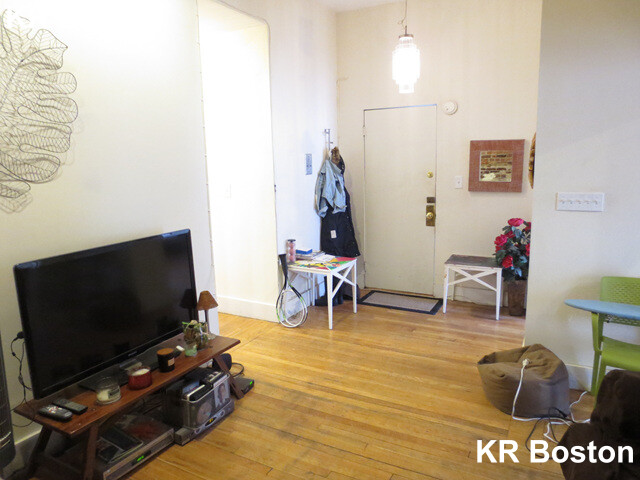 11 Gorham St, Allston