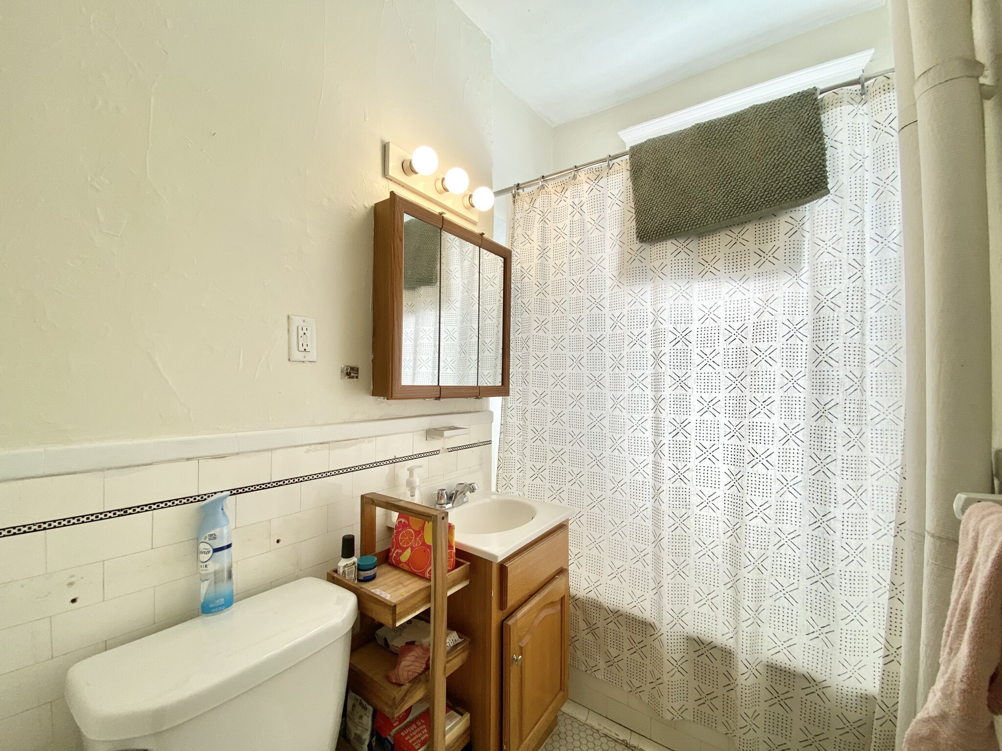 1638 Commonwealth Ave, Brighton