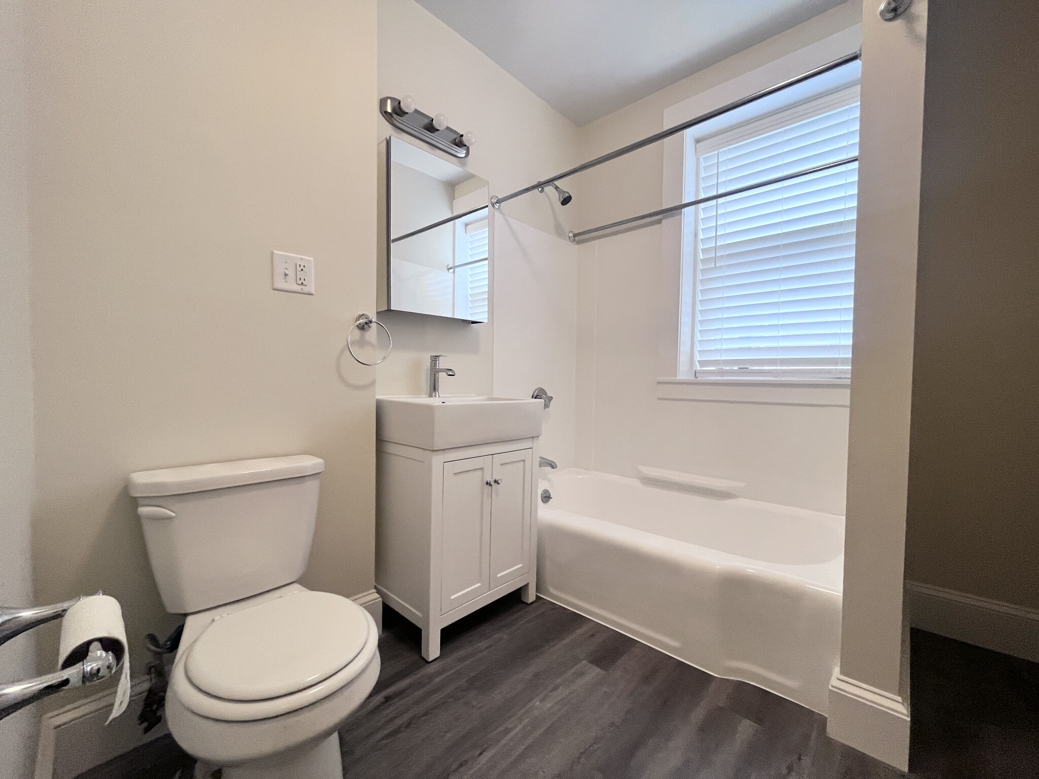 1595 Beacon St, Washington Square