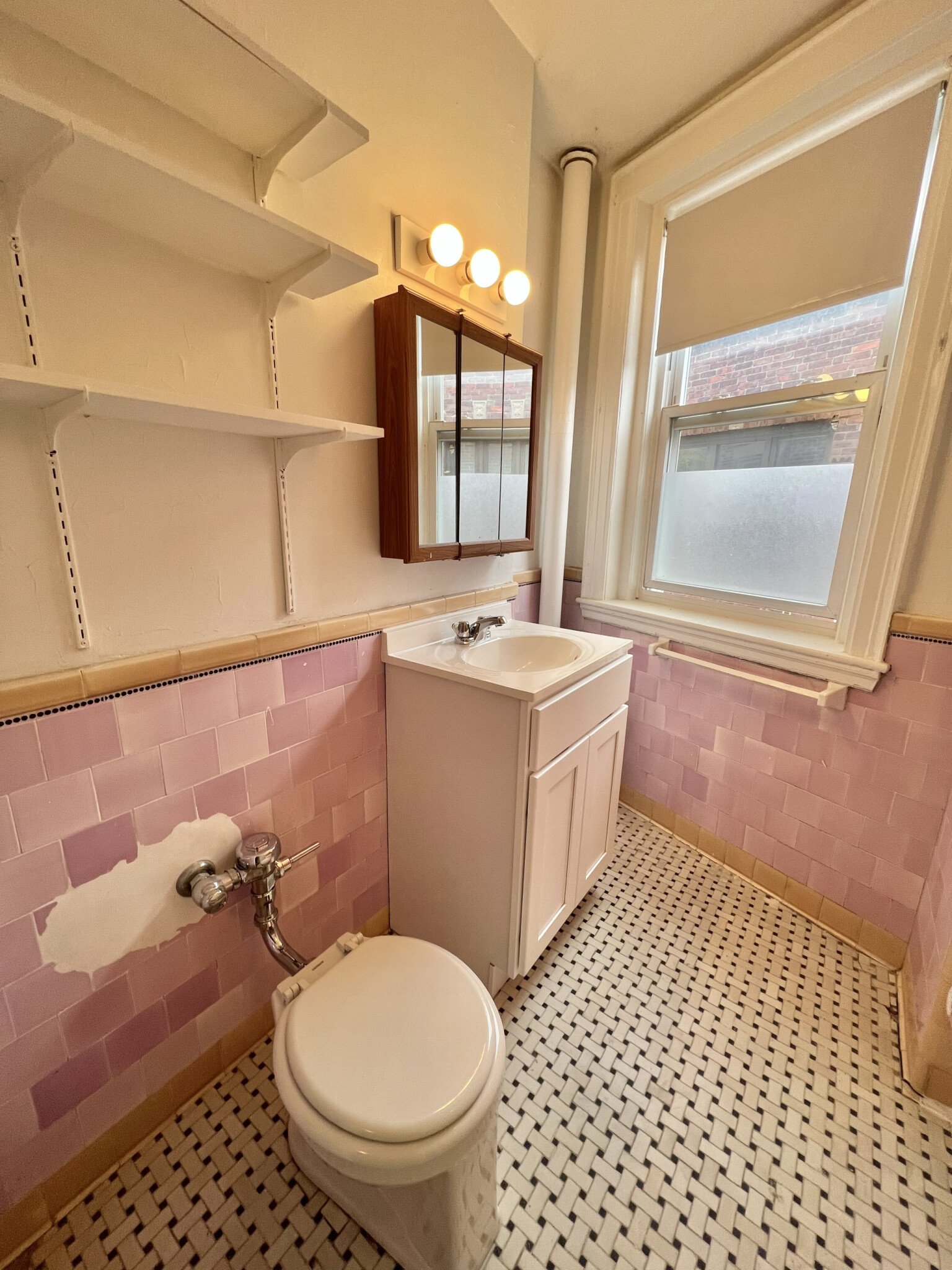 2045 Commonwealth Ave, Brighton