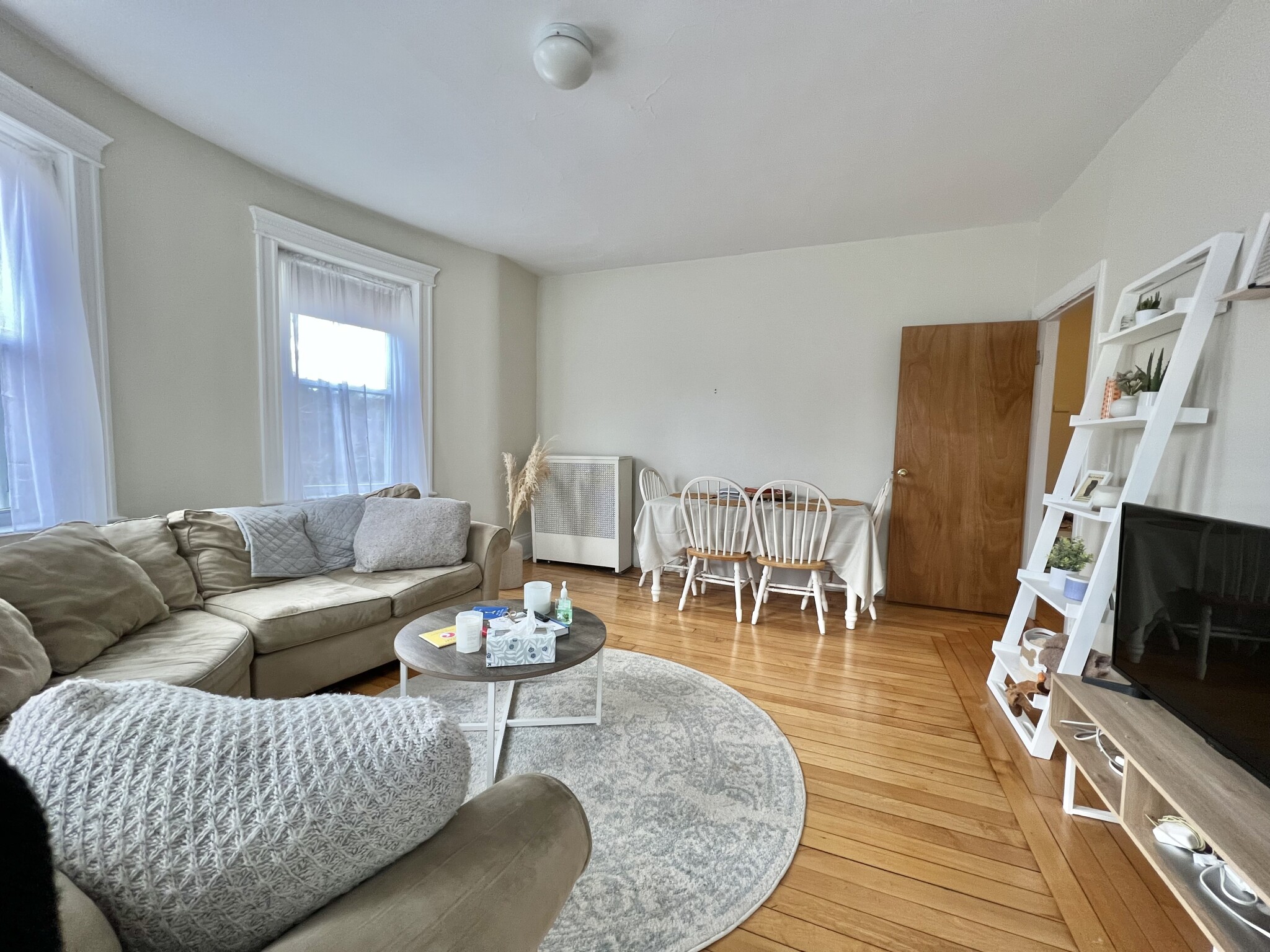 1822 Beacon St, Washington Square