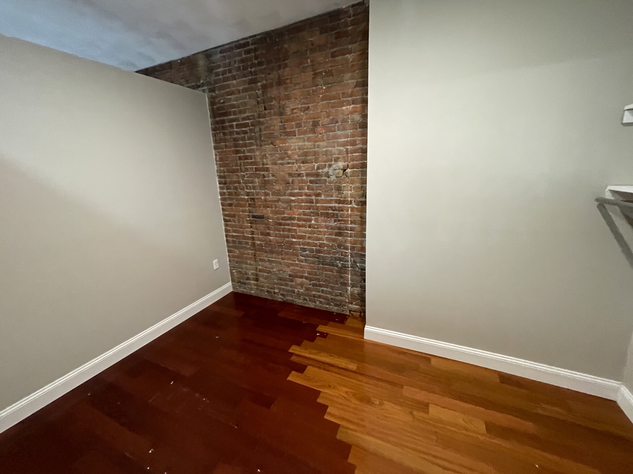 250 Newbury St, Back Bay