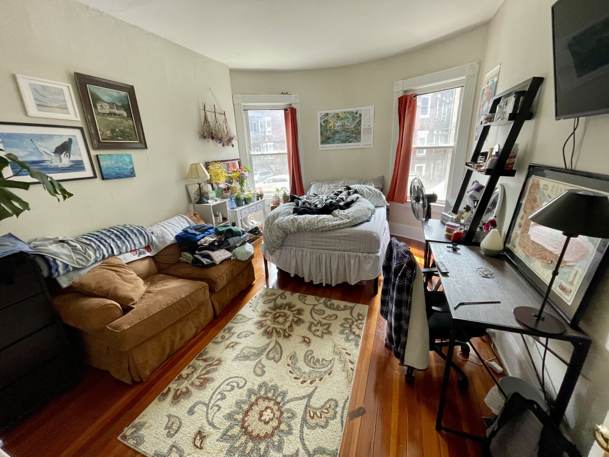 1595 Beacon St, Washington Square