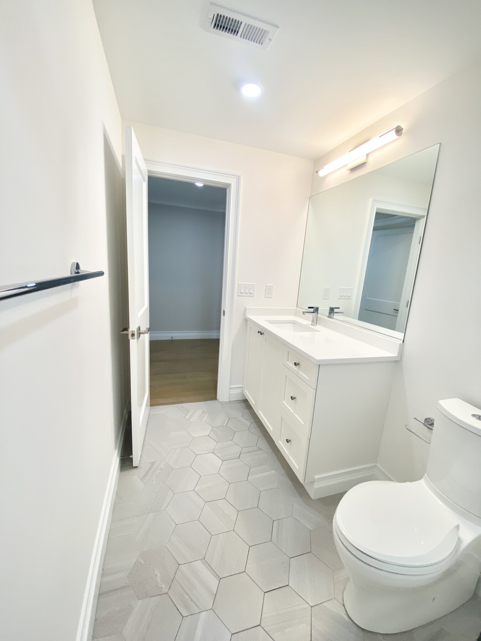 14 Mount Hood Rd, Brighton