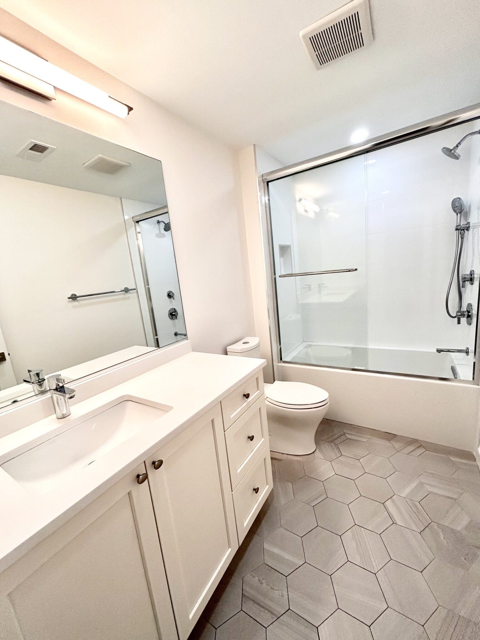 14 Mount Hood Rd, Brighton