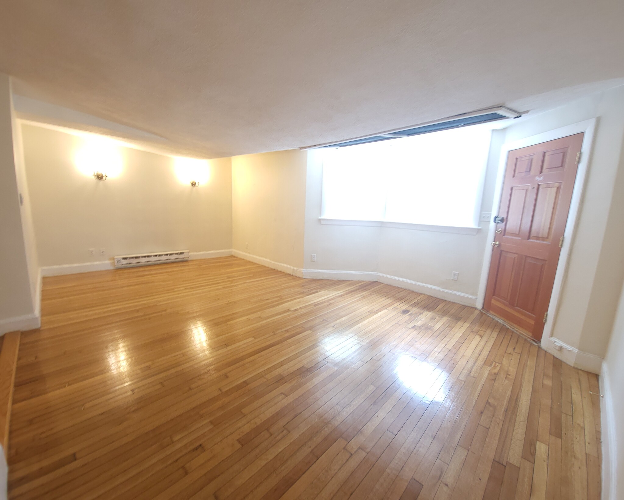 33 Lancaster Ter, Washington Square